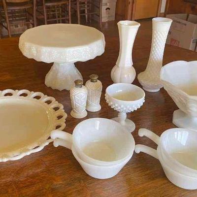 Lot 050-LR: Milk Glass & Fire King bowls

Features: 
â€¢	Four Anchor Hocking Fire King bowls with handles
â€¢	Milk glass pieces include:...