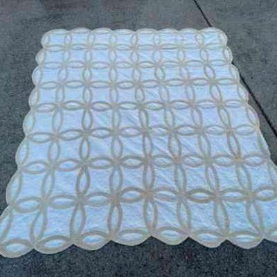 Lot 147-BR1: Double Wedding Ring Quilt

Features: Neutral, cream background and taupe crocheted wedding ring applique. Stunning!...