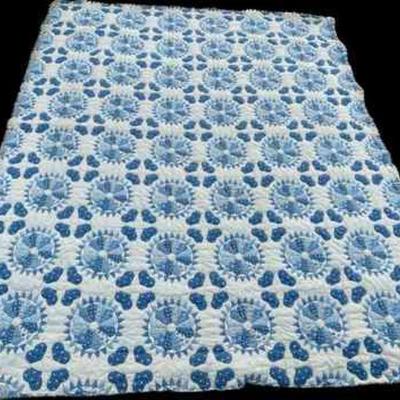 Lot 148-BR1: Blue and White Quilt

Features: 
â€¢	White background with blue hearts and circles


Dimensions: 94â€ x 79â€


Condition:...