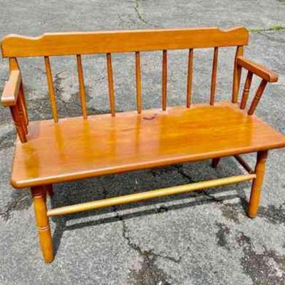 Lot 008-G: Maple Bench

Features: 
â€¢	Beautiful solid-maple bench

Dimensions: 43â€W x 17.5â€D x 32â€H


Condition: Good overall...