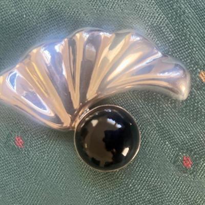 Stunning broach