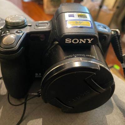 Sony Camera Digital 9.1 Megal Pixels, Full HD, 1080, 15x optical Zoom Ziess