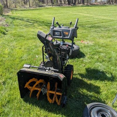 Like new snow blower 