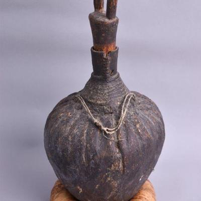 Vessel with Head Ring
