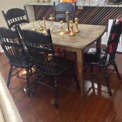Table with 6 chairs