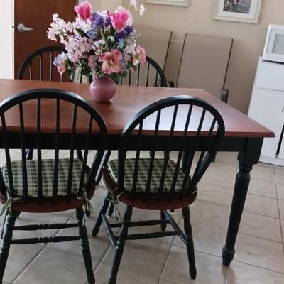 Farmhouse Dining Table/4 Chairs