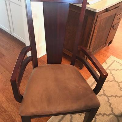 set of 5 chairs $390