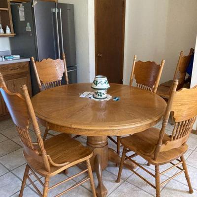 Oak table with 6 chairs