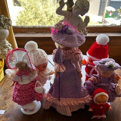Hungarian knitted dolls