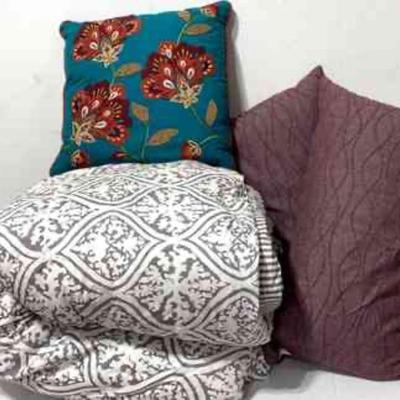 Comforter and pillows