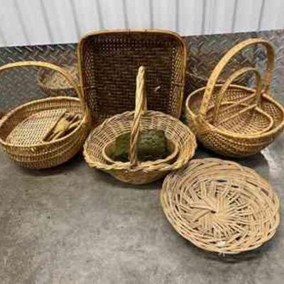 LKF066- Assorted Woven Baskets