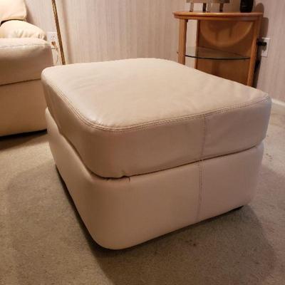 Thomasville leather ottoman (off-white/cream color)