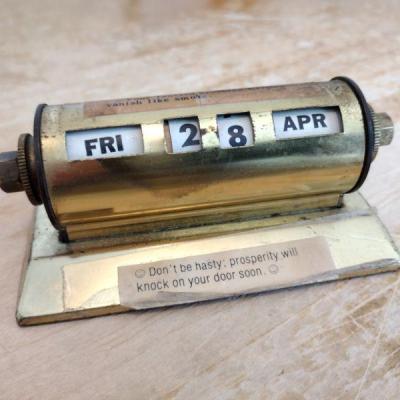 Perpeutal Desktop Rolling Calendar