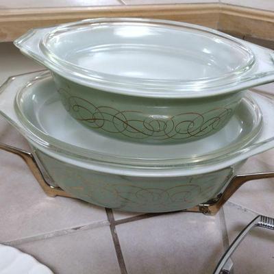 MCM Pyrex Sage Scroll Casserole Dishes w/ Lids & Adjustable Cradle