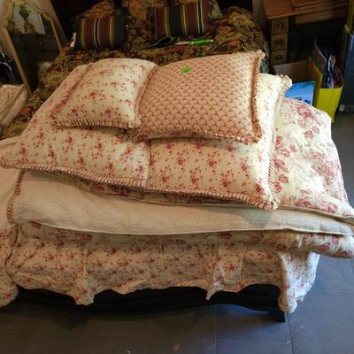 DAINTY FLOWERED QUEEN SIZE NOBLE EXCELLENCE BED SET