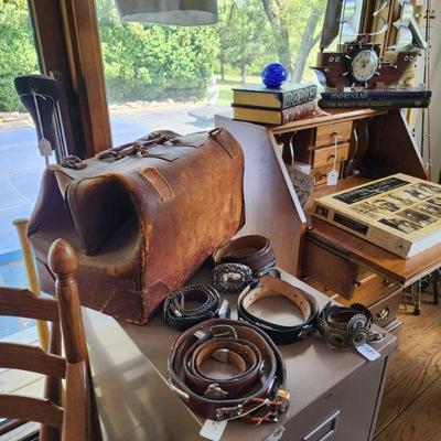 Vintage leather bag/brighton belts