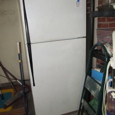 PRESALE ITEM: Roper Refrigerator - $60 (Credit card only, pickup available on Thurs, April 27th-Tues, May 2nd)  Preview by appt by appt...
