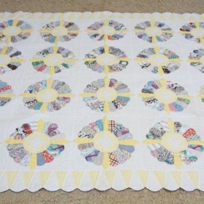 1047	HAND SEWN QUILT, DRESDEN PLATE PATTERN, APPROXIMATELY 92 IN X 77 IN
