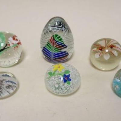 1075	LOT OF 8 BLOWN GLASS PAPERWEIGHTS, LARGEST APPROXIMATELY 5 IN HIGH
