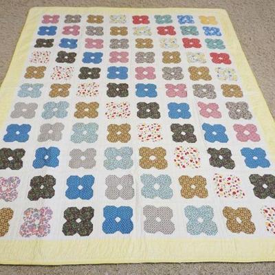1050	HAND SEWN QUILT, PLENTY OF THYME PATTERN, APPROXIMATELY 66 IN X 86 IN
