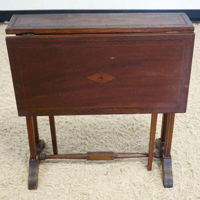 1046	SMALL MAHOGANY DIAMOND INLAID NARROW GATELEG TABLE, FINSIH WORN, APPROXIMATELY 22 IN X 28 IN OPEN X 23 IN HIGH, 6 IN CLOSED
