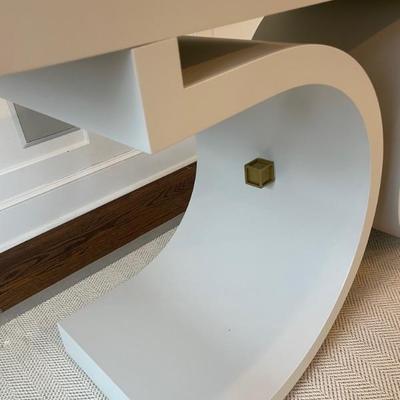 Oomph! Console Table