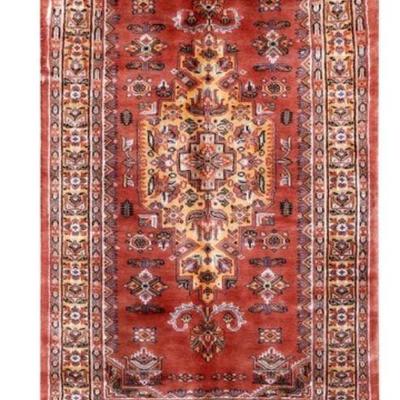 Hand knotted Kafkazi Rug 4'10