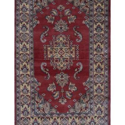 Hand knotted Kafkazi Rug 4'10