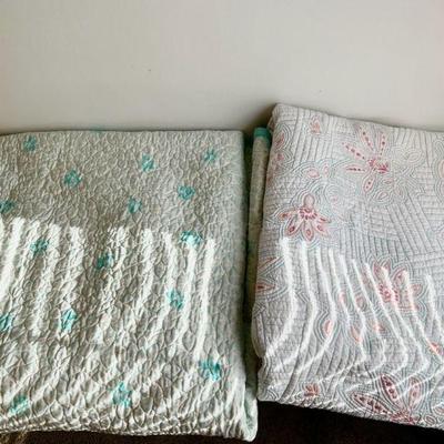 (2) King Sized Cotton Blankets
Includes Martha Stewart stitchcraft aqua/coral king  blanket and blue floral king blanket 