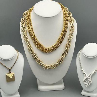 (4) Bold Necklaces
