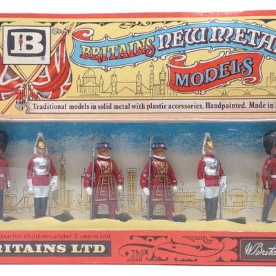 Britains #7225 Queens Guards Metal Models w/ Box