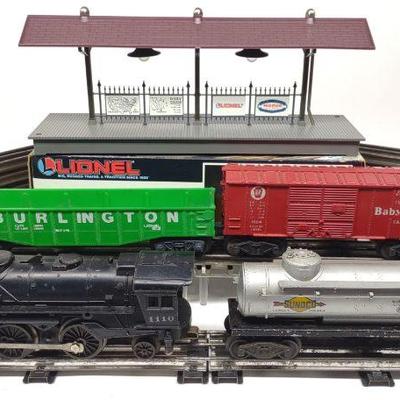 Lionel 1110 Scout Train, Station Platform & Track