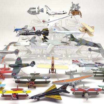 25 Corgi Die-Cast Airplanes & Jets Models