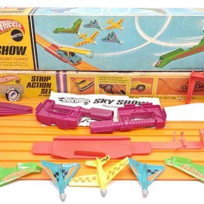 Hot Wheels Sky Show & Strip Action Redline Sets