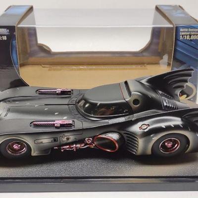 Hot Wheels L.E. Batmobile Battle Damaged 1/18 Car