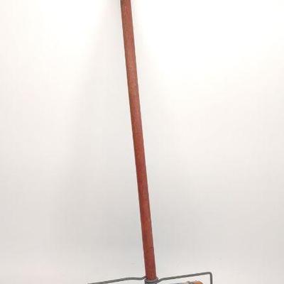 Child's Tin Carpet Sweeper Toy