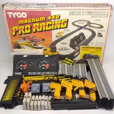 Tyco Magnum 440 Pro Racing Slot Car Track Set