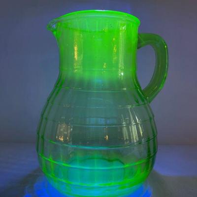 GORGEOUS Vintage BLOCK OPTIC Bulbous Vaseline / Uranium DEPRESSION Glass Pitcher 