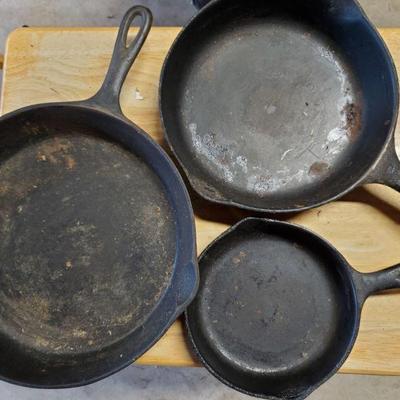 Cast-iron Frying Pans - Smaller Pans are Wagner Ware - Sydney