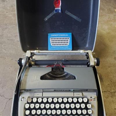 Galaxie Delux Smith-Corona Manual Typewriter 