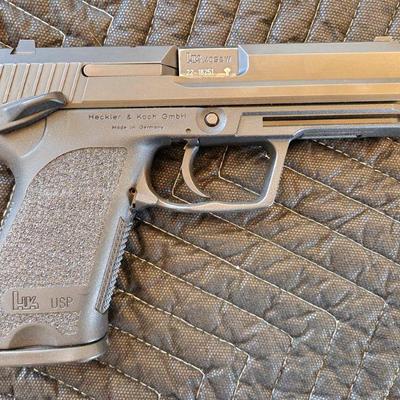 HK USP 40 Smith & Wesson ($900)
