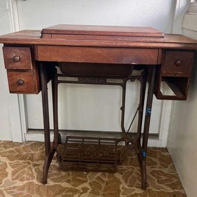 CTD003- Vintage Singer Sewing Table