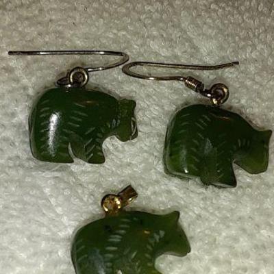 Jade necklace & earrings