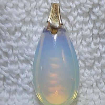teardrop pendent