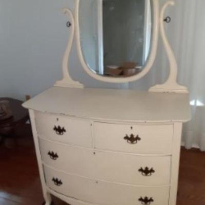  antique 4 drawer dresser with mirror