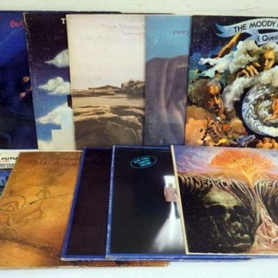 1039	LARGE LOT OF THE MOODY BLUES VINYL ALBUMS INCLUDES ON THE THRESHOLD OF A DREAM, THIS IS THE MOODY BLUES, A QUESTION OF BALANCE,...
