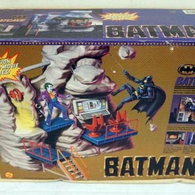 1153	BATMAN *BAT CAVE*, TOY BIZ 1989, SEALED
