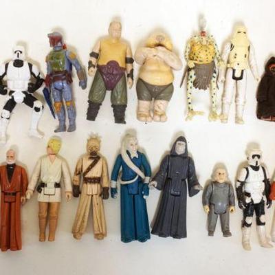 1174	LOT OF STAR WARS ACTION FIGURES INCLUDES 1977 THROUGH 1990S. AS FOUND
