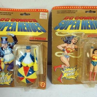 1145	DC COMICS SUPER HEROES *PENGUIN AND WONDER WOMAN* TOY BIZ 1985
