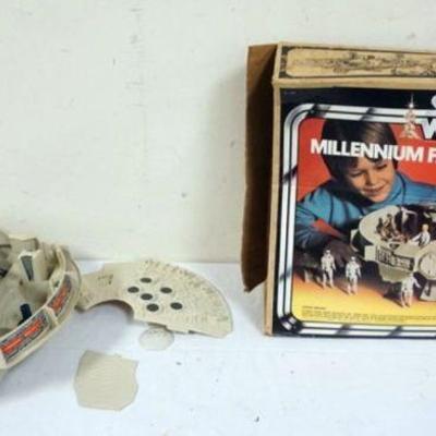 1075	STAR WARS MILLENNIUM FALCON SPACE SHIP, KENNER 1977
